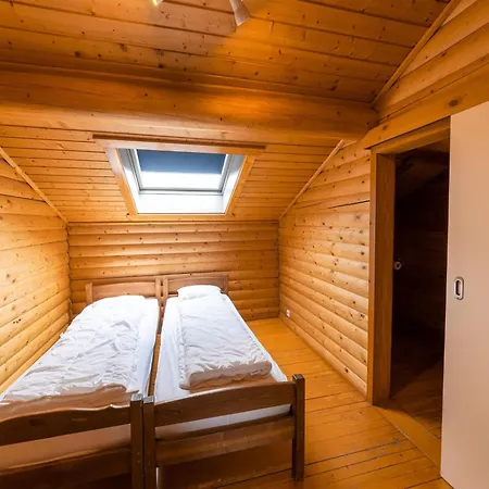 Spacious In Durbuy, Cleaning Included Сasa de vacaciones